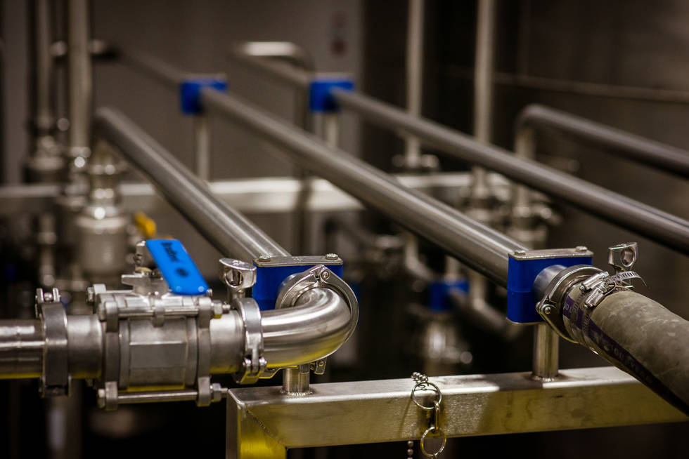 State of the art facilities for the growing, distillation, specification and distribution of essential oils. Borne from decades of discovery, creativity, refinement, and expansion. That's the SunWest Ingredients difference!